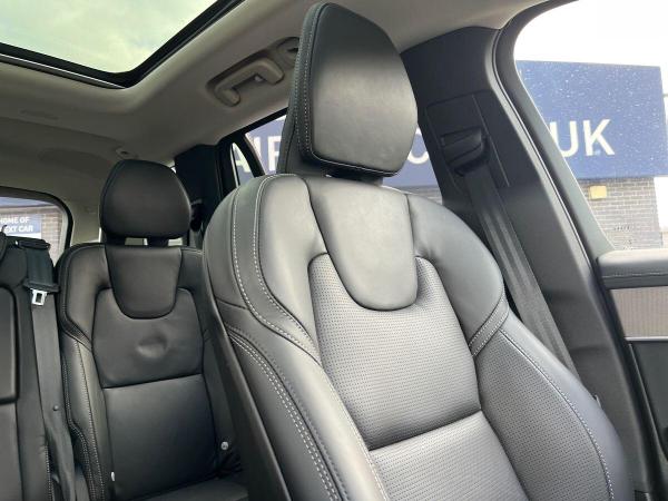 Volvo XC90 Photo at-15731784f59a4d4d83389e408f5f7a17.jpg