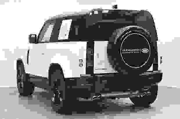 Land Rover Defender 90 Photo at-15912c952c214aac86f0952d47d3c4ad.jpg