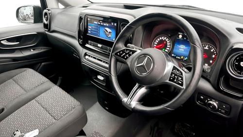Mercedes-Benz Vito Photo at-15b0aa7d50e54bd1930e092a12eeab75.jpg