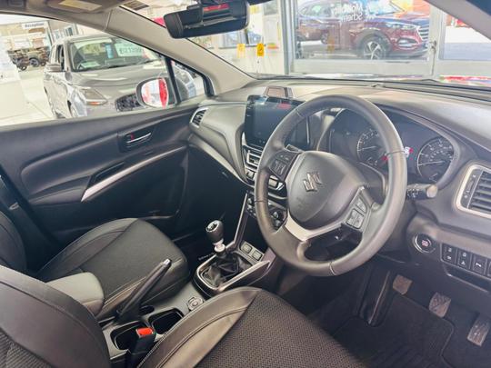 Suzuki S-Cross Photo at-15b8316c6e4c464ba8eb9af519e00254.jpg