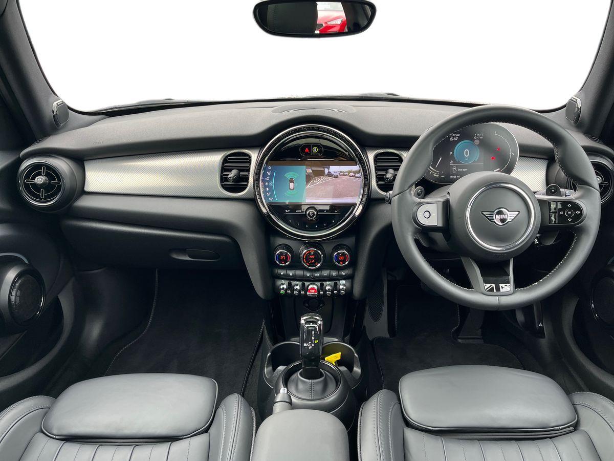 MINI Hatch Photo 9