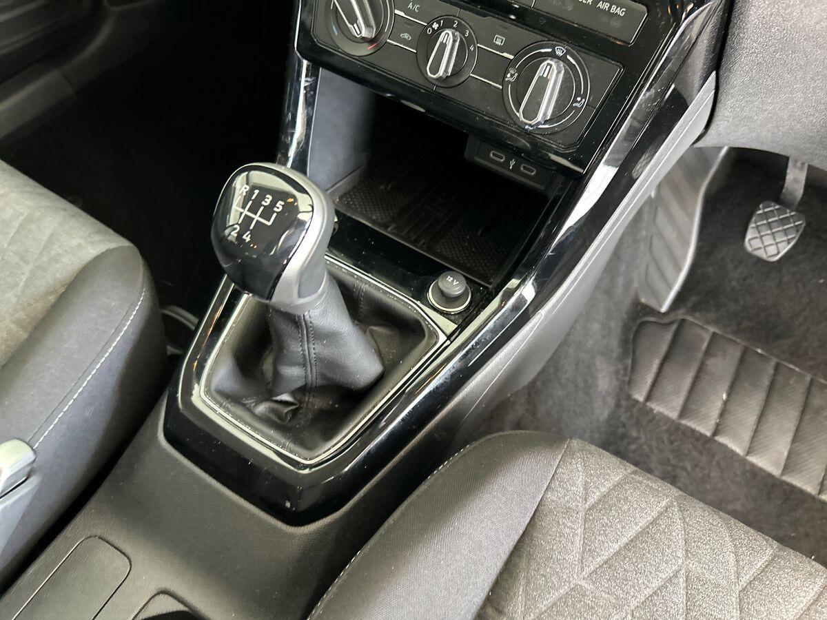 Volkswagen T-cross Photo at-1632f585afe8484b805521d729b64427.jpg