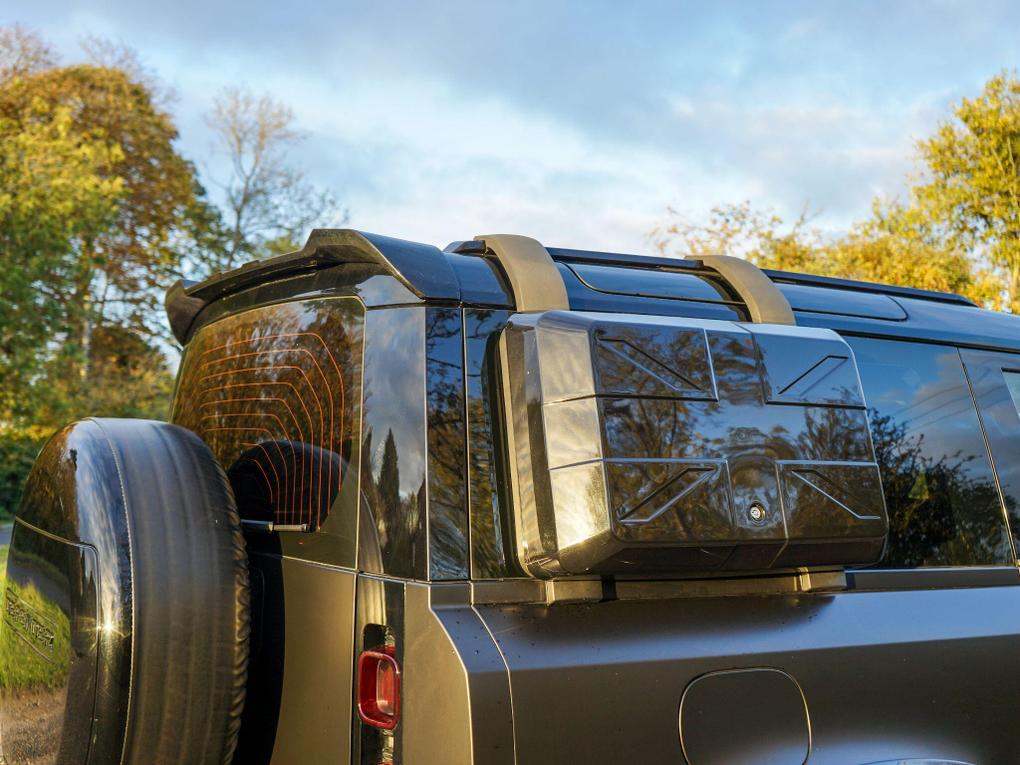 Used Land Rover Defender 90 EN21VHW 18
