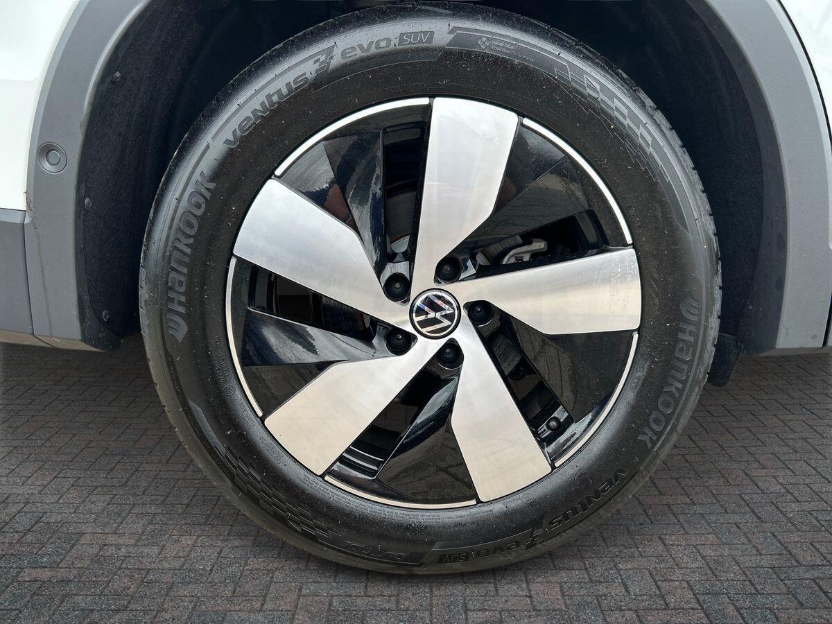 Volkswagen Tiguan Photo at-1638f08af3124749903a13dda8d7c253.jpg