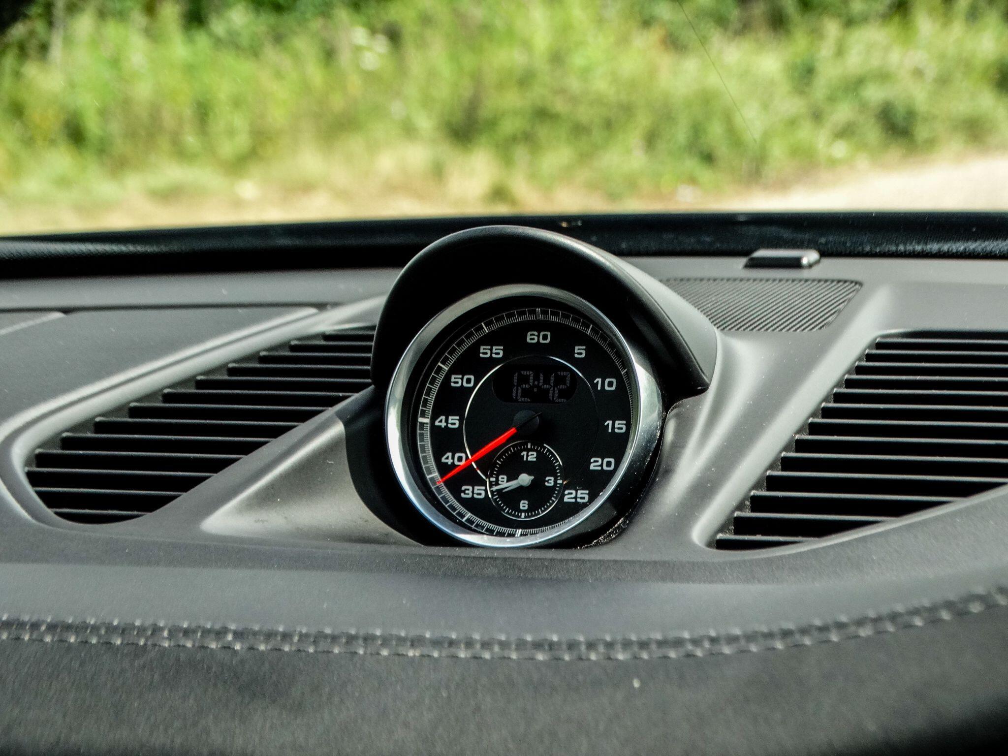 Porsche 911 — photo 24