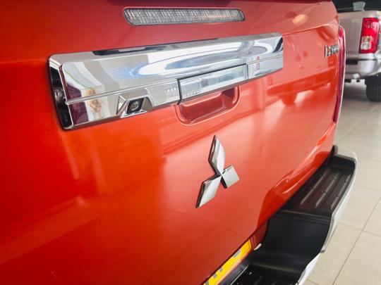 Mitsubishi L200 Photo at-169d8edbf22448a9bd4313a52203dfc2.jpg
