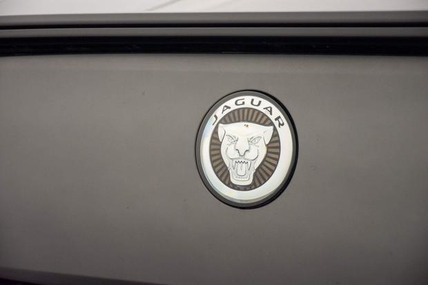 Jaguar I-PACE Photo at-16ca1d219cda4d56a3d2bbb3112518be.jpg