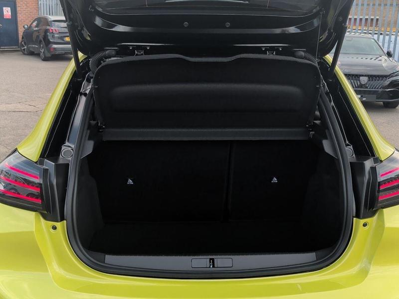Used Peugeot 208 202608205285884 38