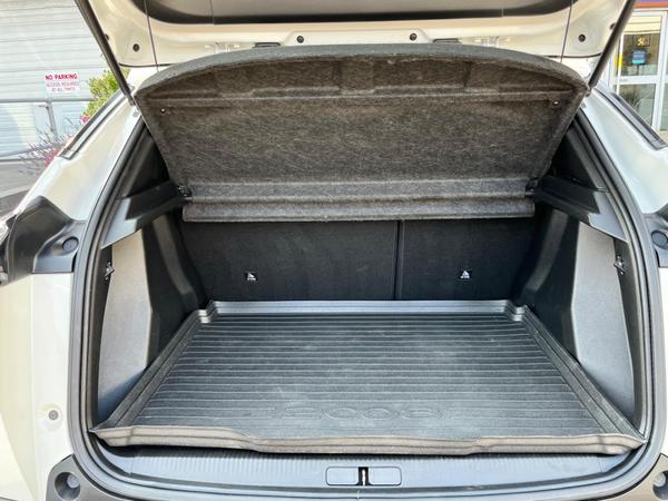 Used Peugeot E-2008 EK21WDV 9
