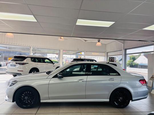 Mercedes-Benz E Class Photo at-176ab230e86e4984bf83c6ab00ed83a4.jpg