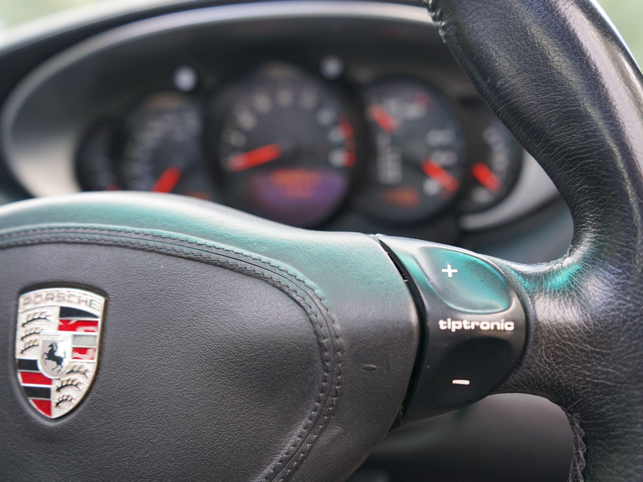 Porsche 911 3.6 996 Turbo Coupe 2dr Petrol Tiptronic S AWD (339 g/km, 414 bhp) — photo 23