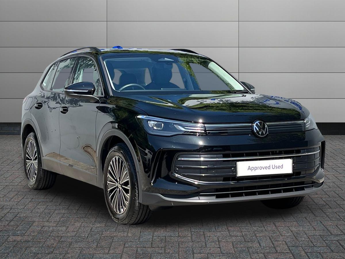 Volkswagen Tiguan Photo at-17bb42a8eeb34c3bbf968ed226d1fec9.jpg