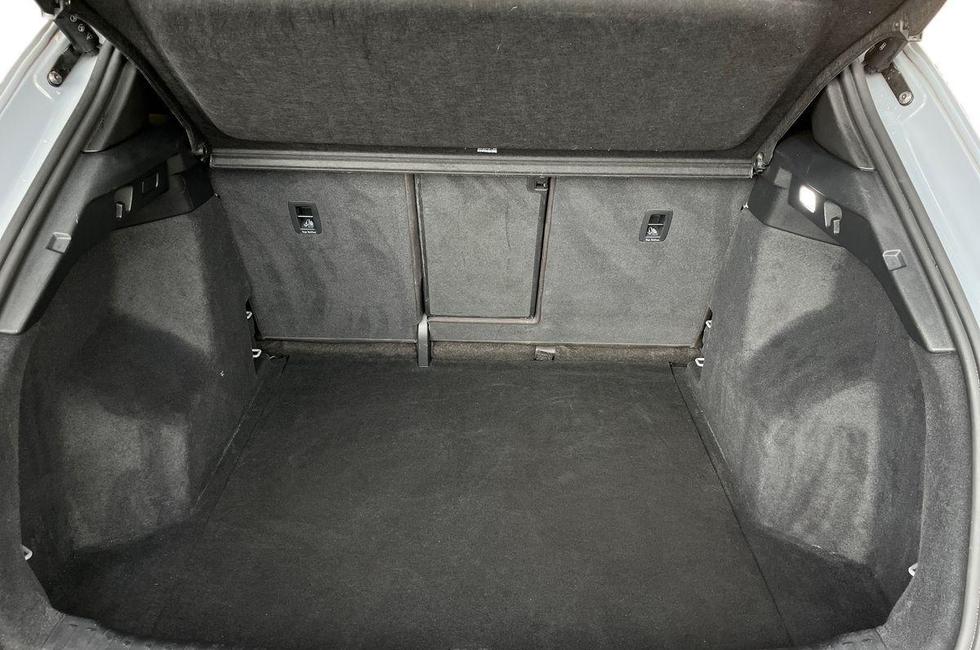 Audi Q4 Photo at-17d17864159b4a5b8f081c5a54557589.jpg