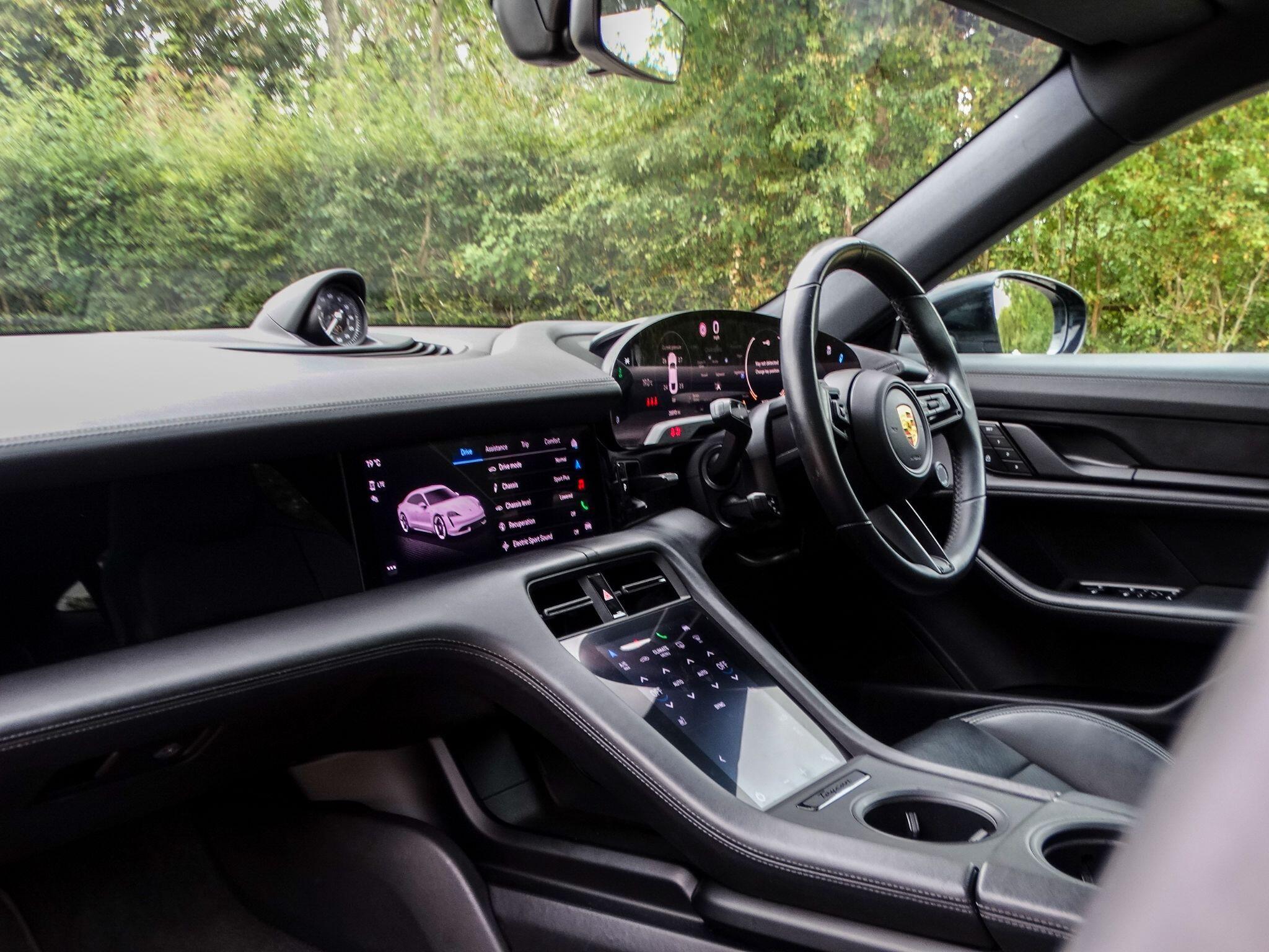 Porsche Taycan Performance Plus 93.4kWh 4S Auto 4WD 4dr (11kW Charger) — photo 17