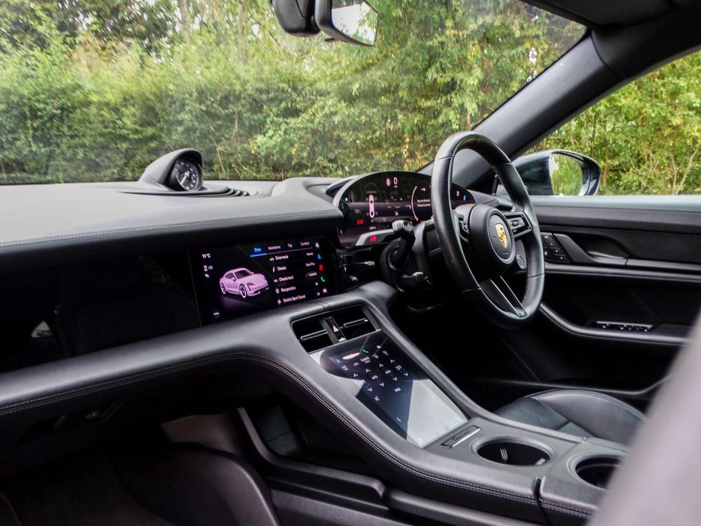 Used Porsche Taycan PJ72NYF 17