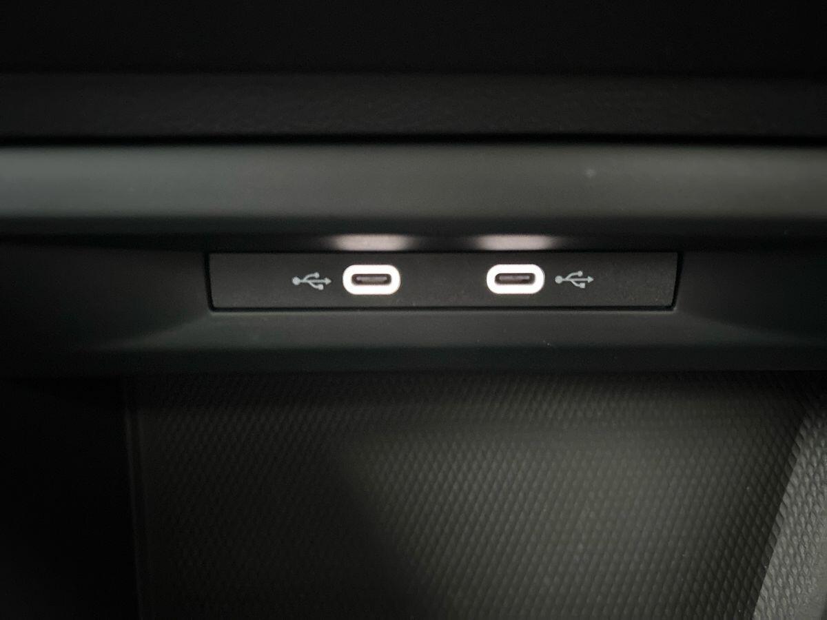Volkswagen Golf Photo at-17f7cc7d7ea140e188c78d5137fd7991.jpg
