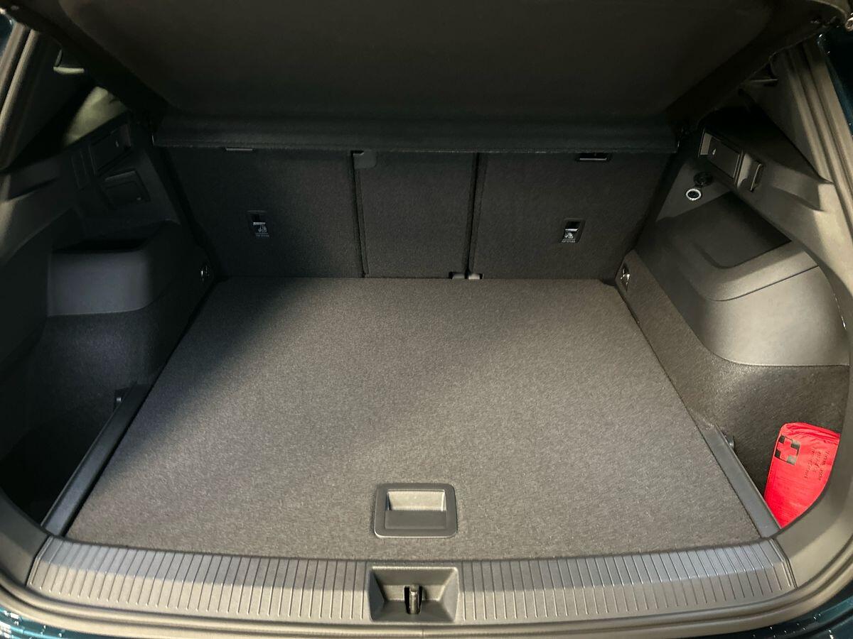Volkswagen Tiguan Photo at-182a161a9f254c6ca30fd9c6d0309861.jpg