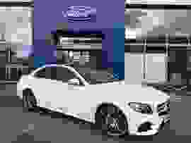 Mercedes-Benz E Class Photo 0