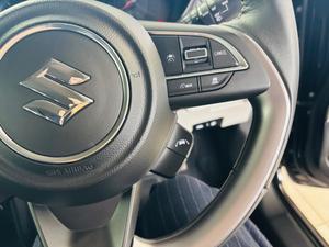 Suzuki Swift Photo 35