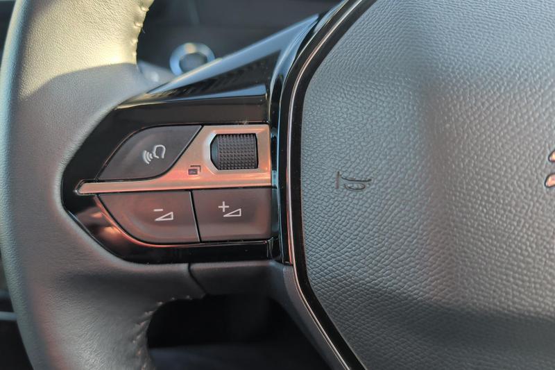 Used Peugeot 2008 NU71DZJ 21