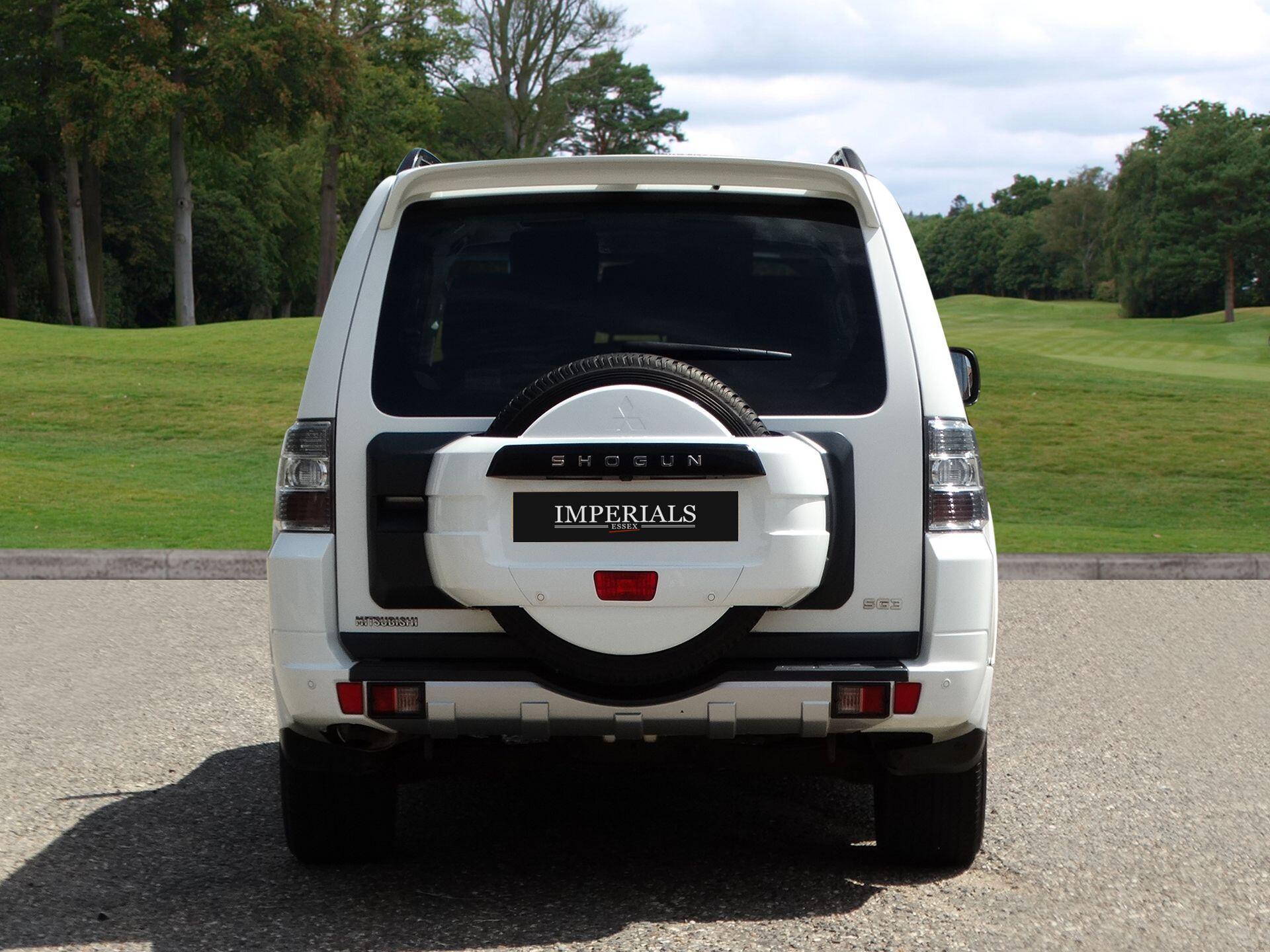 Mitsubishi Shogun 3.2 DI-DC SG3 Auto 4WD Euro 5 5dr LWB — photo 10