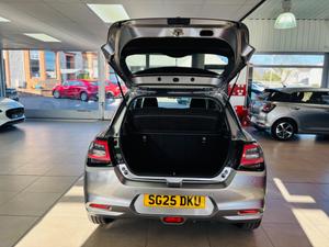 Suzuki Swift Photo 22