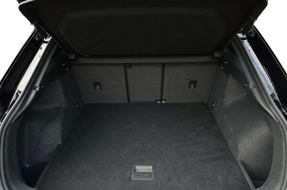 Audi Q3 Photo at-18a702f1da00403d9b2f9e361dd6841f.jpg