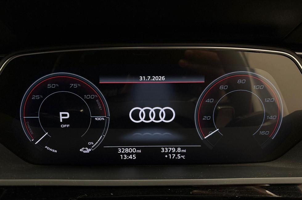 Audi e-tron Photo at-18c1825f78b74cd2a4fbde0a4b0568a8.jpg
