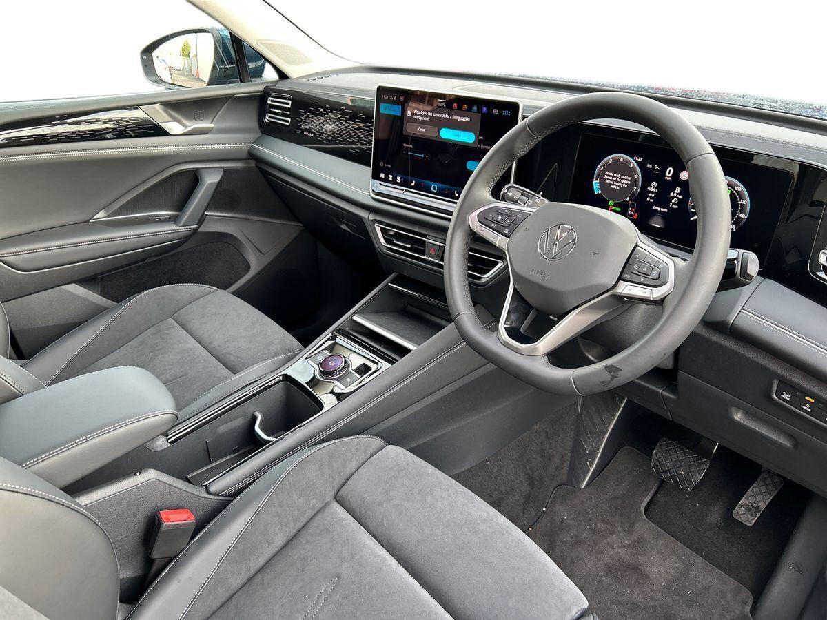 Volkswagen Tiguan Photo at-18cf725284424632a6e4caf0f994346a.jpg
