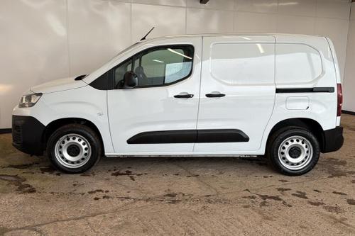Citroen BERLINGO Photo at-18da313dde8a4cc18a7262925bb8909e.jpg