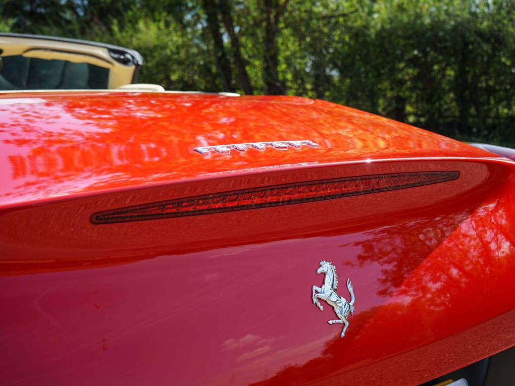 Used Ferrari California YJ10FFS 12