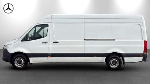 Mercedes-Benz Sprinter Photo at-1924807138f247759e1ab22327f9906b.jpg