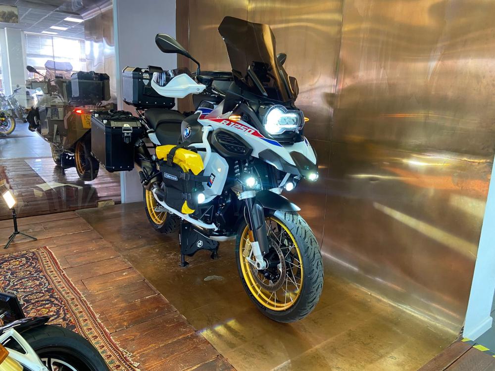 BMW R 1250 GS Adventure Photo at-197c11b04caa41fe9eea74af7d19a7dc.jpg