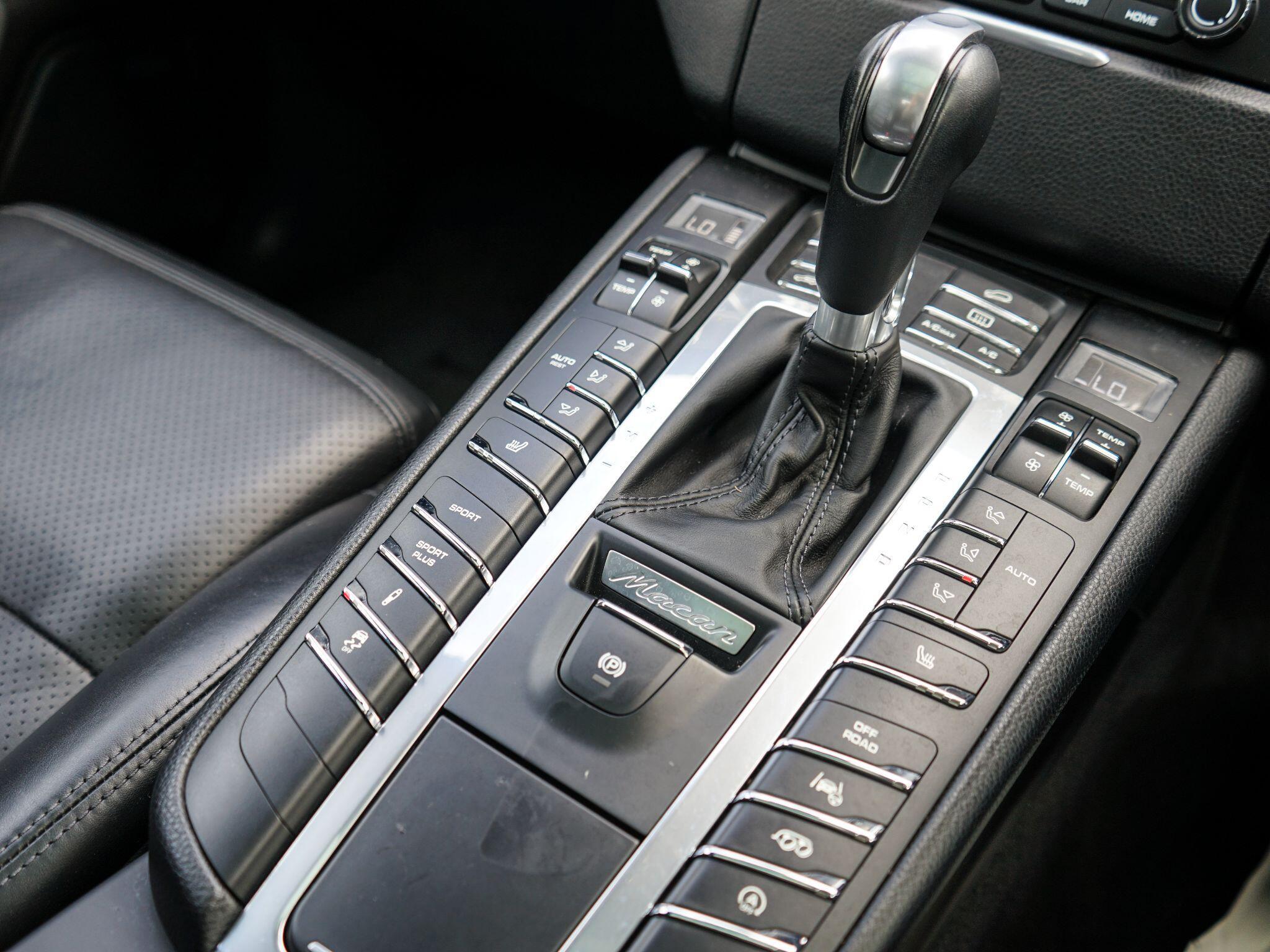 Porsche Macan 3.6T V6 Turbo Performance PDK 4WD Euro 6 (s/s) 5dr — photo 30