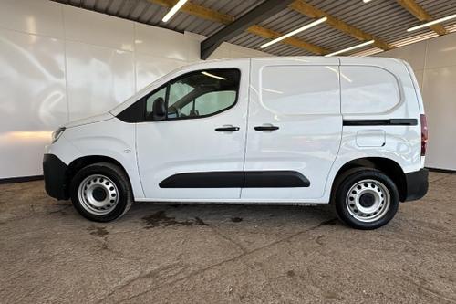 Citroen BERLINGO Photo at-19951ffcd0104d8f8ecf4d4d1173df93.jpg