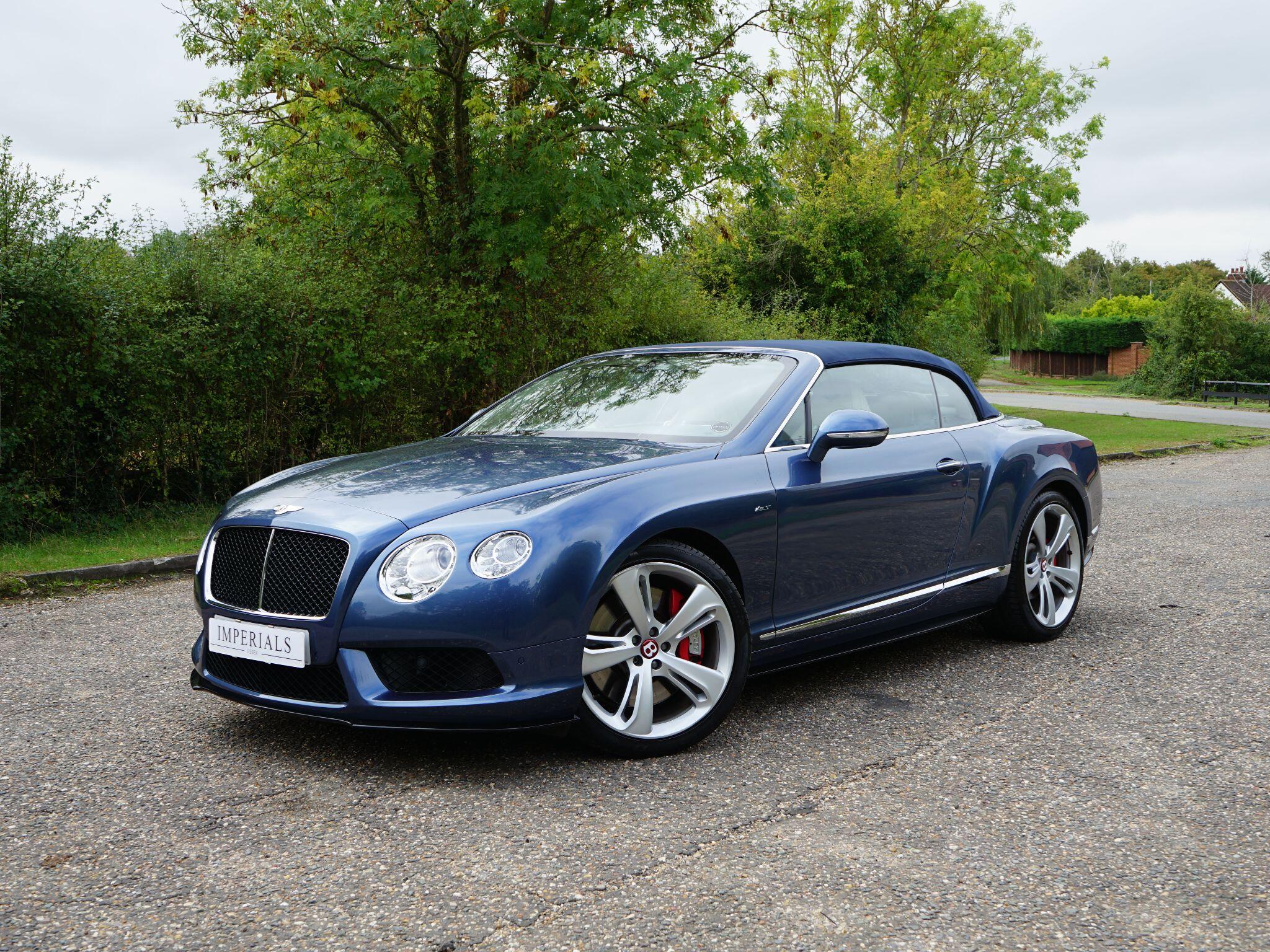 Bentley Continental 4.0 V8 GTC S Convertible 2dr Petrol Auto 4WD Euro 5 (528 ps) — photo 33