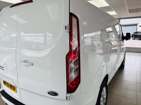 Ford Transit Custom Photo at-19ae40473c4442f4afbc7b41a1ebcd33.jpg
