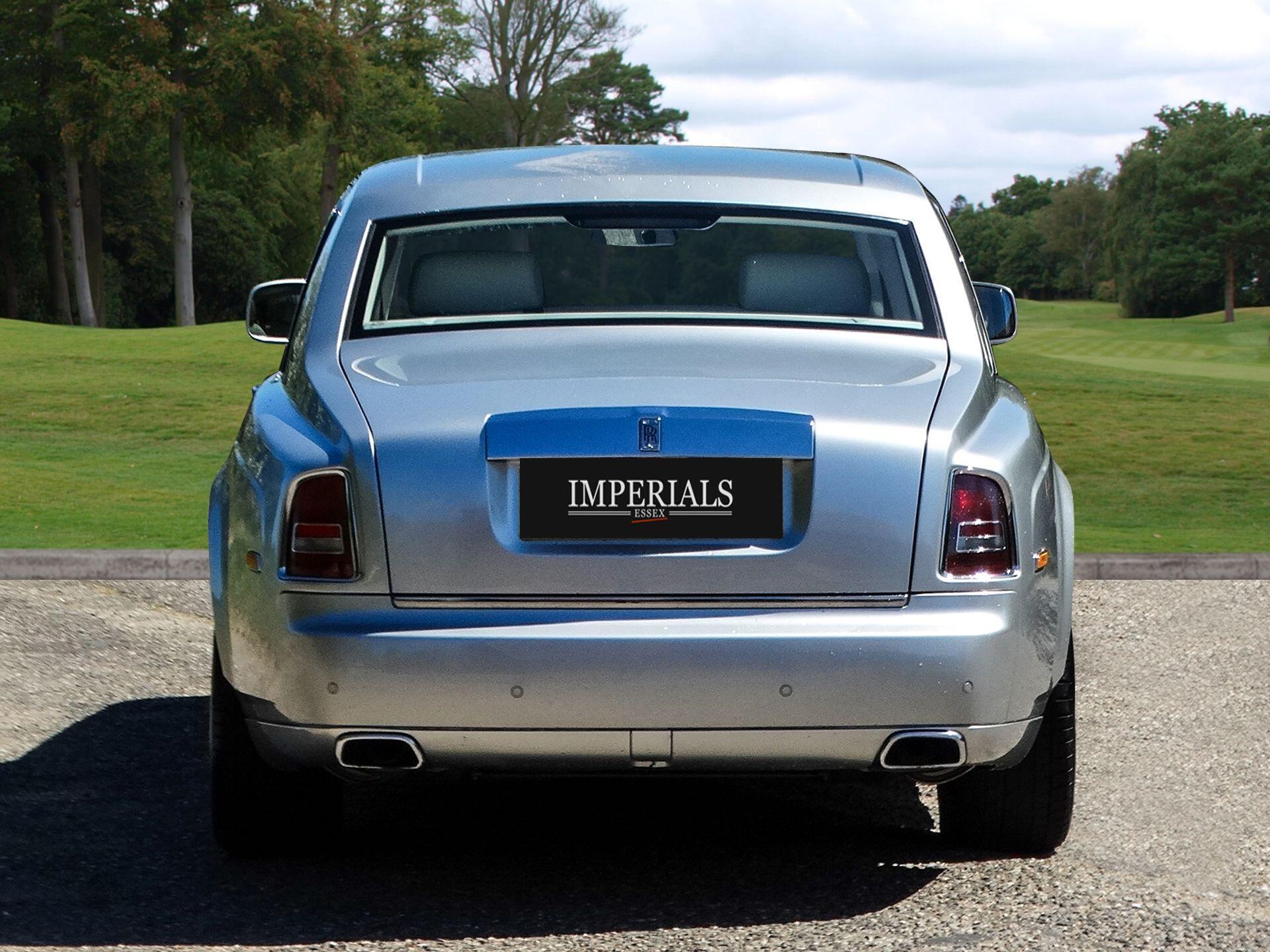 Rolls-Royce Phantom 6.7 V12 Saloon 4dr Petrol Auto Euro 5 (453 bhp) — photo 11