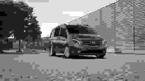 Mercedes-Benz Vito Photo at-1a099eb0994f41418ac0b574d89a451d.jpg