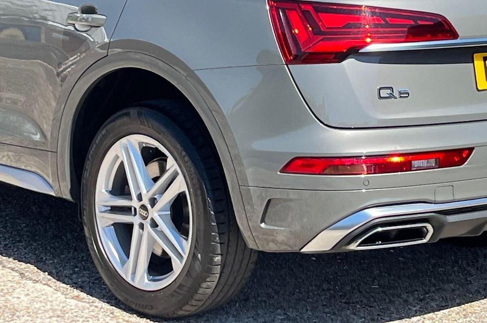 Audi Q5 Photo at-1a11287a7ce8411bb9ea9b59f1943f0f.jpg