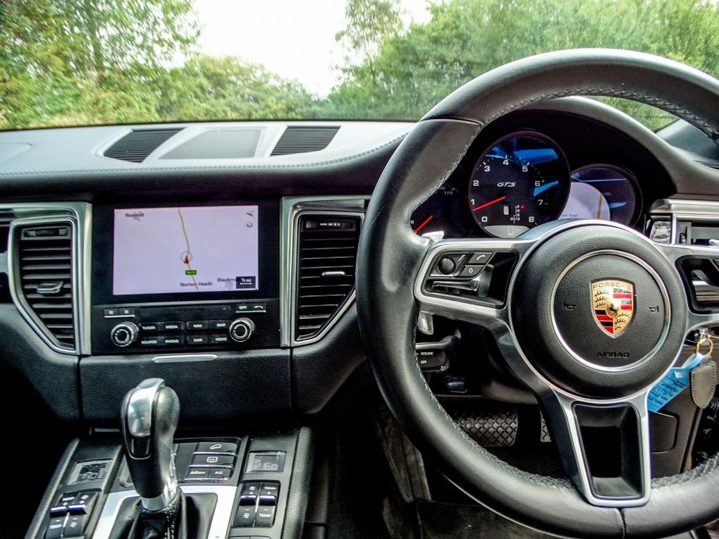 Used Porsche Macan RJ17MJF 8