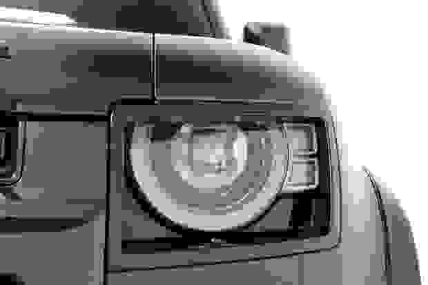 Land Rover DEFENDER Photo at-1aab2b7d325248459cbaca25e7b3337a.jpg