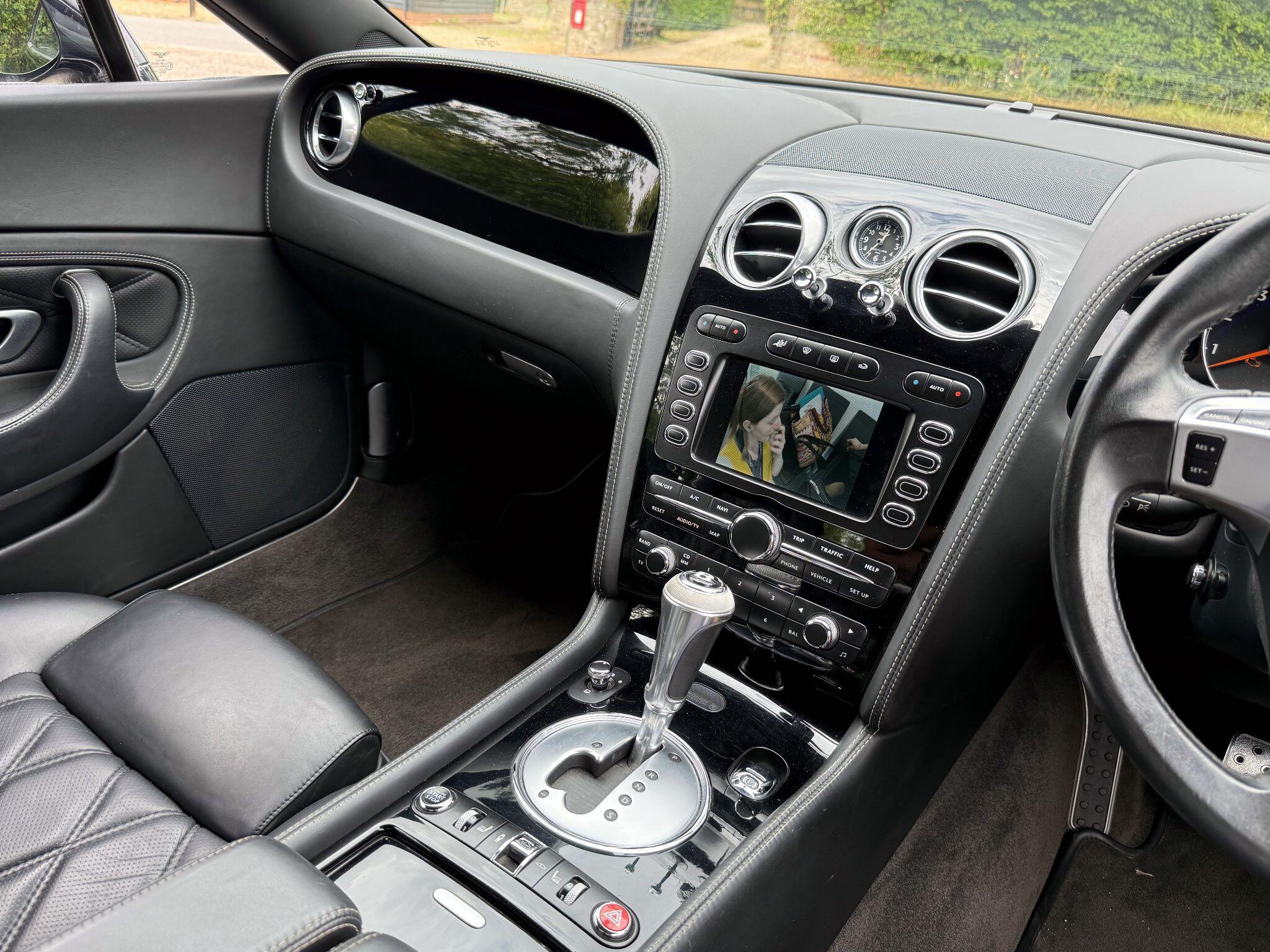 Bentley Continental 6.0 W12 GTC Speed Convertible 2dr Petrol Auto 4WD Euro 4 (610 ps) — photo 6