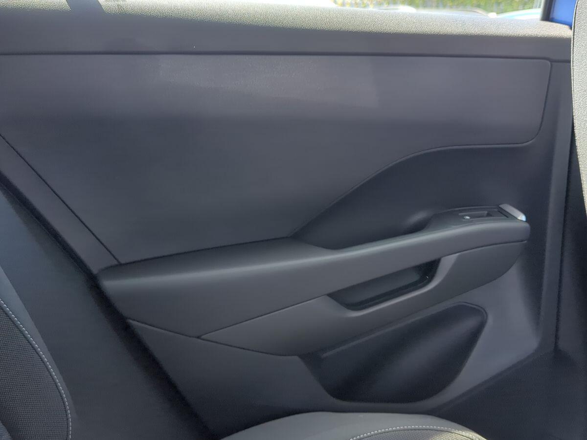 Volkswagen T-Roc Photo at-1af72d44894b4b0f99f84bd2813875dd.jpg