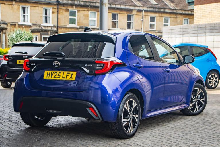 Used Toyota Yaris HV25LFX 2