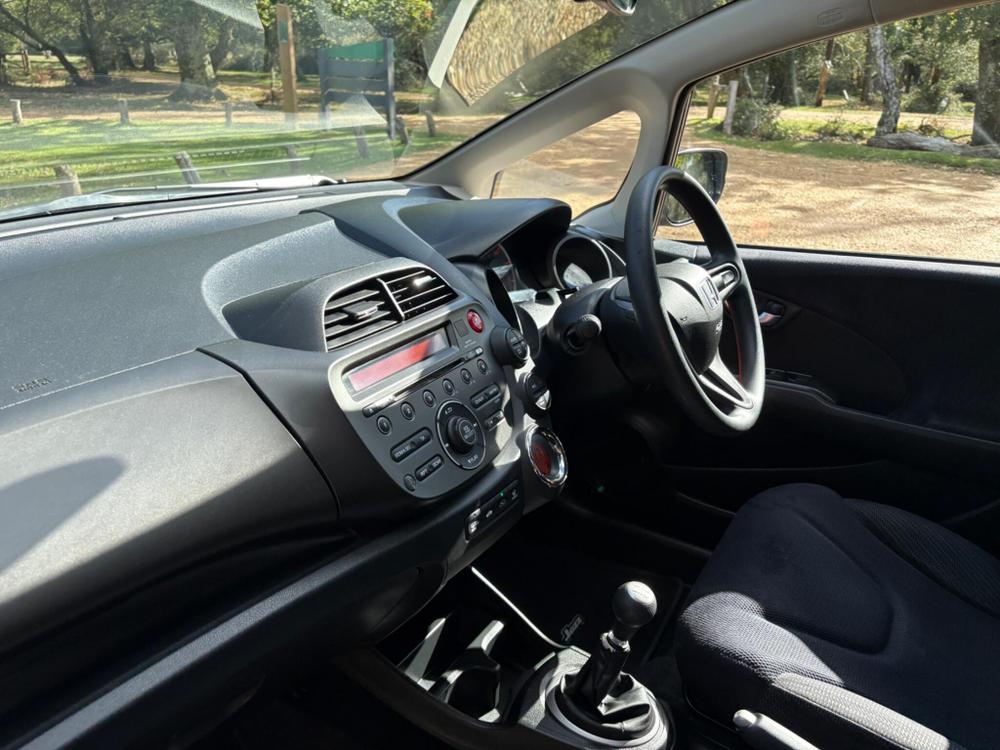 Honda Jazz Photo at-1b0dfb22af6e43678934a73eaf7bf23d.jpg