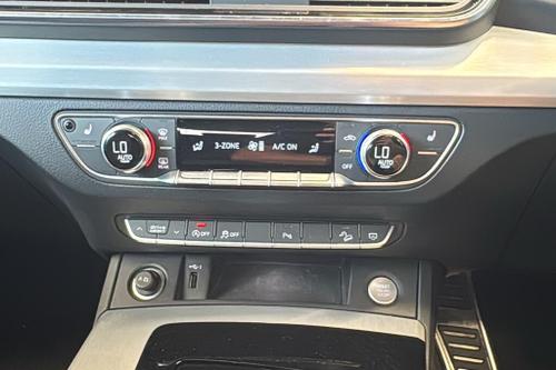 Audi Q5 Photo at-1b270a564c304277b4abd2d07718f784.jpg