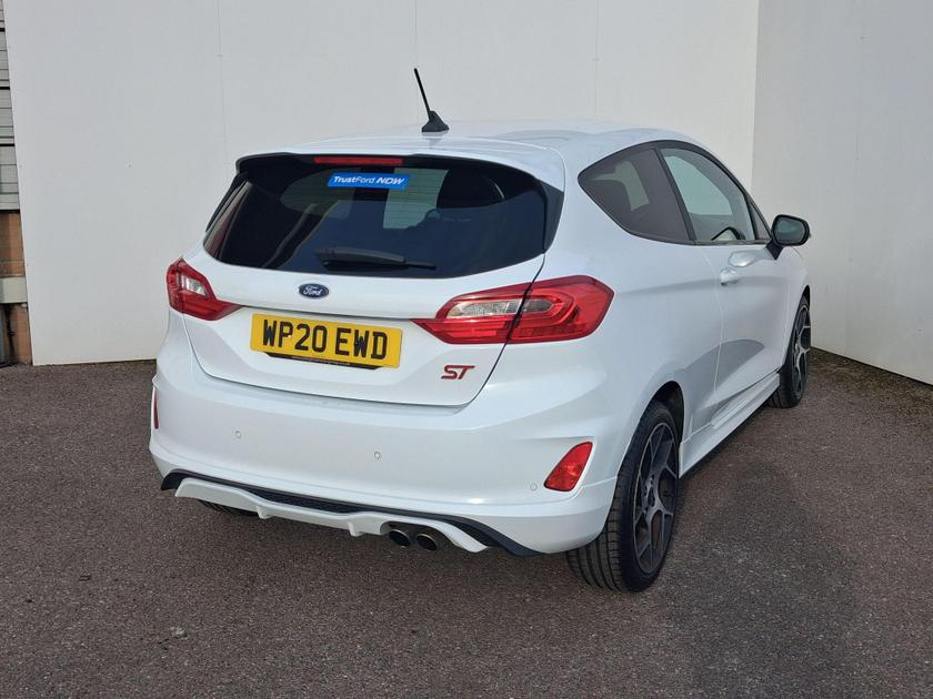 Ford Fiesta Photo at-1b3904574a644e1ead3b9fad1ebfd336.jpg