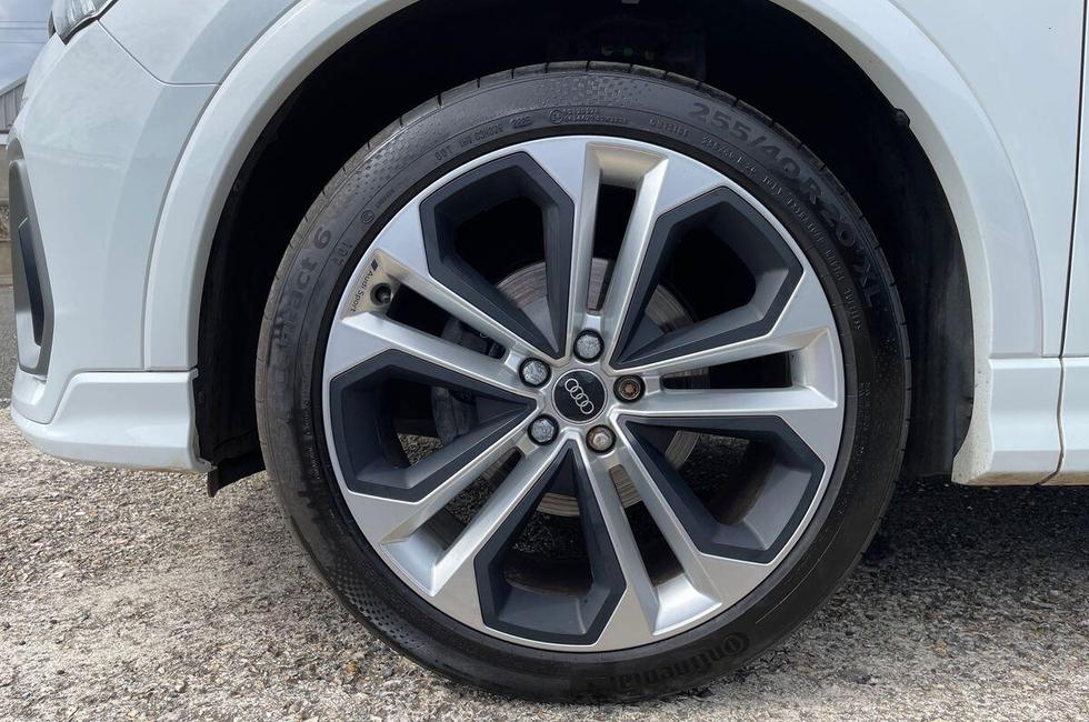 Audi Q3 Photo at-1b54bd0422c549628a1429a103d257e7.jpg