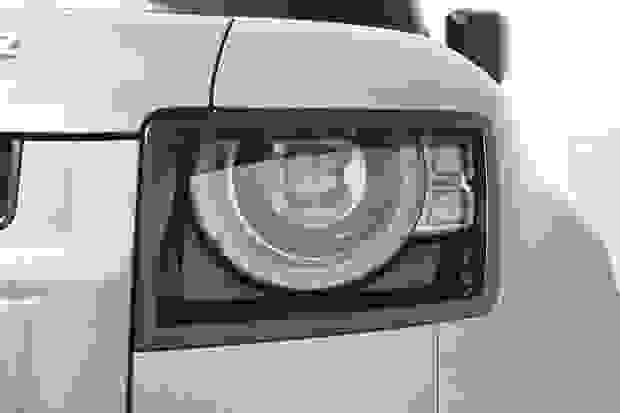 Land Rover DEFENDER Photo at-1b6afd91695d4abca5162b5035e1dfdb.jpg
